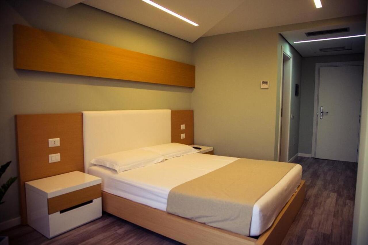 Hotel Bologna Vlore Luaran gambar