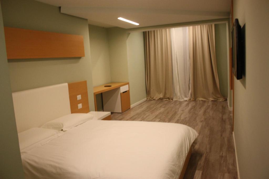 Hotel Bologna Vlore Bilik gambar